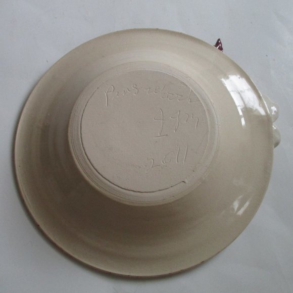 *Handcrafted Cardinal and Pinecones Decorated Cream Colored Plate - Picture 7 of 7